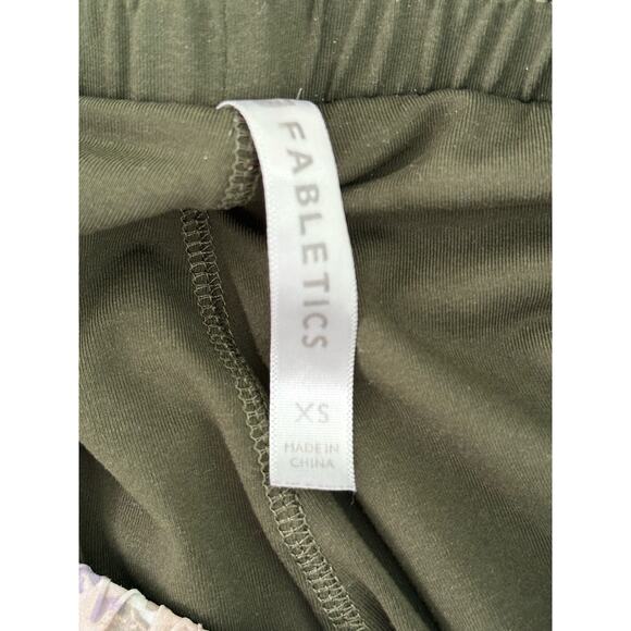 Fabletics XS Women's Floral Print Athletic Shorts with Pockets Green Pink Lined - Picture 5 of 5